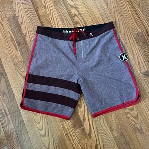 Men’s 33 Hurley Phantom board shorts.